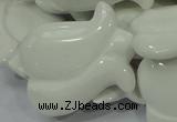 CAG733 15.5 inches 30*40mm flower-shaped white agate beads