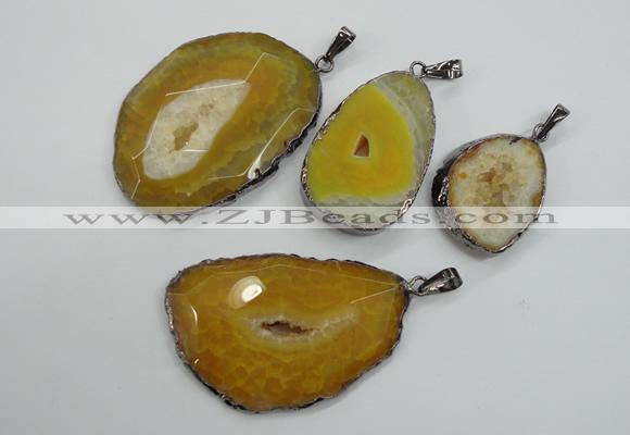 NGP1105 30*40 - 40*55mm freeform druzy agate pendants with brass setting